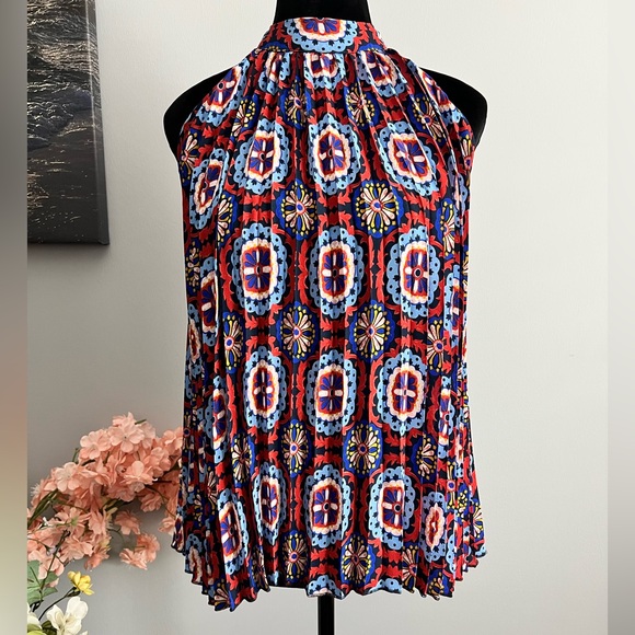 Tahari Women’s Pleated Guava Tile Print Halter Neck Top Size XS - Picture 1 of 7